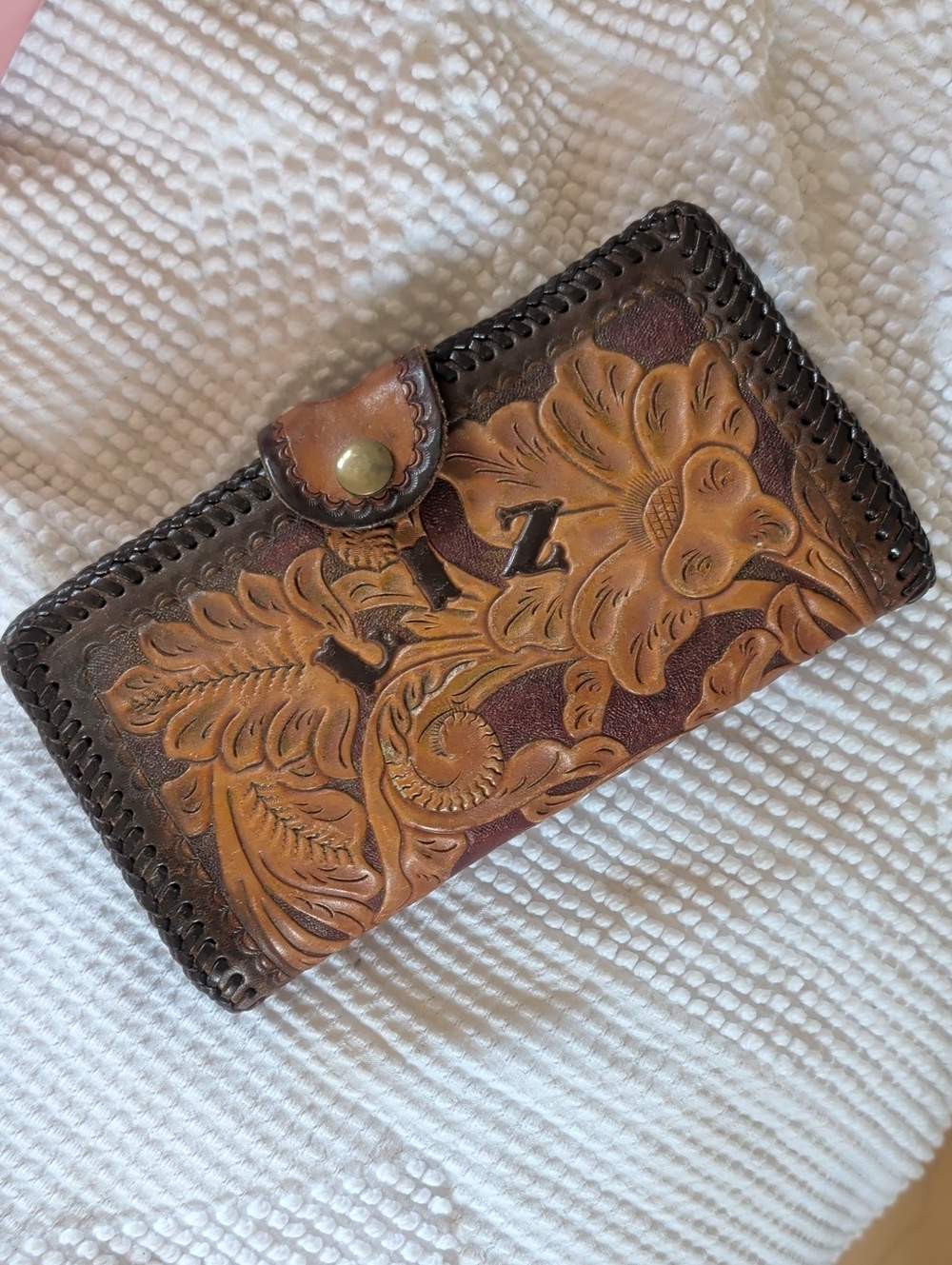 Vintage Tooled Floral Leather Wallet - Brown & Tan